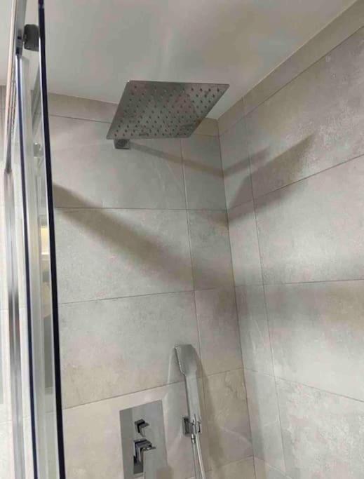 Flat Moderno E Em Apartamento Braga